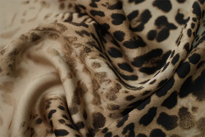 Animal Design Printing Bullet Satin Bubble Satin Printed Fabric